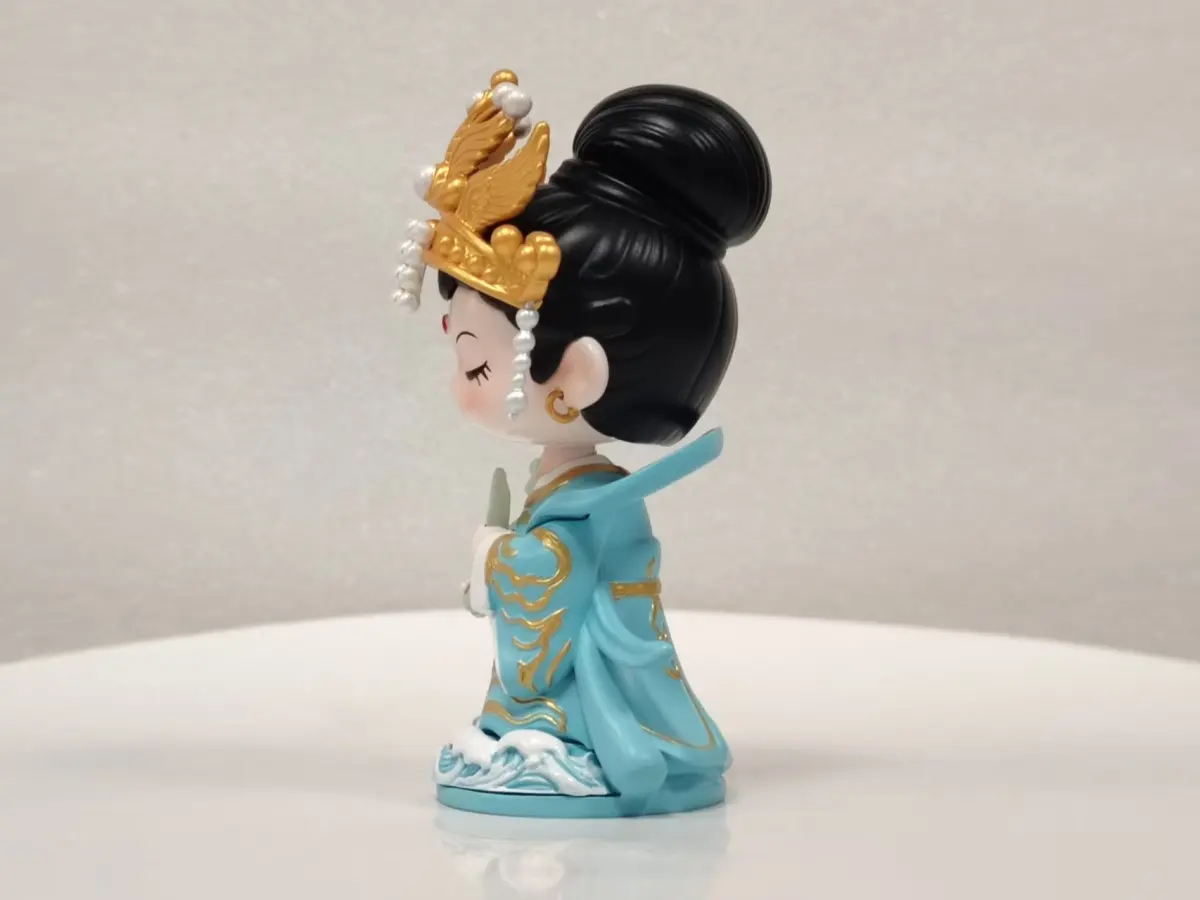 Mazu Blessing Figure